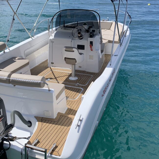 Saver 690 - rent a boat Omiš