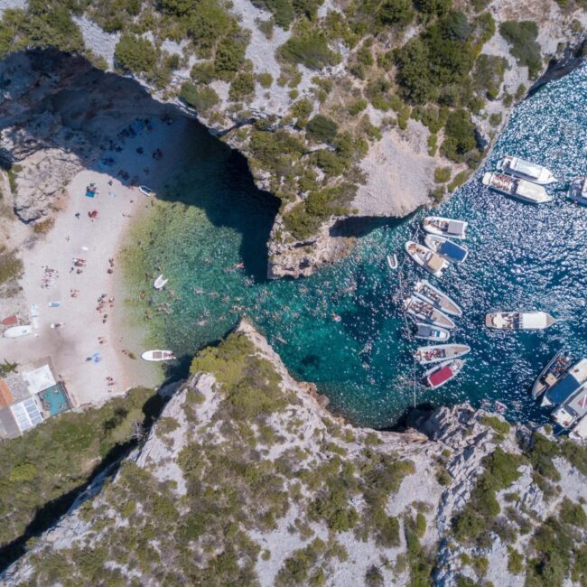 Stiniva-Bay